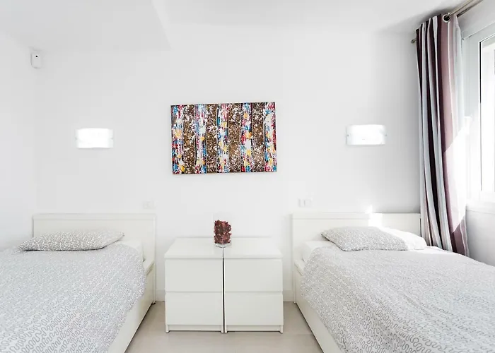 Eden Island Village Apartment *