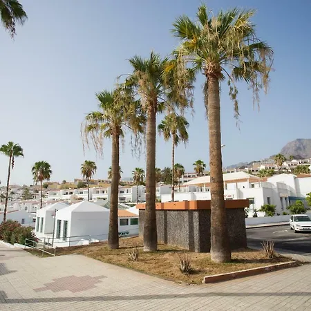 Eden Island Village 아데제